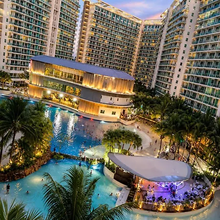 Azure Urban Resort By Casa Suites